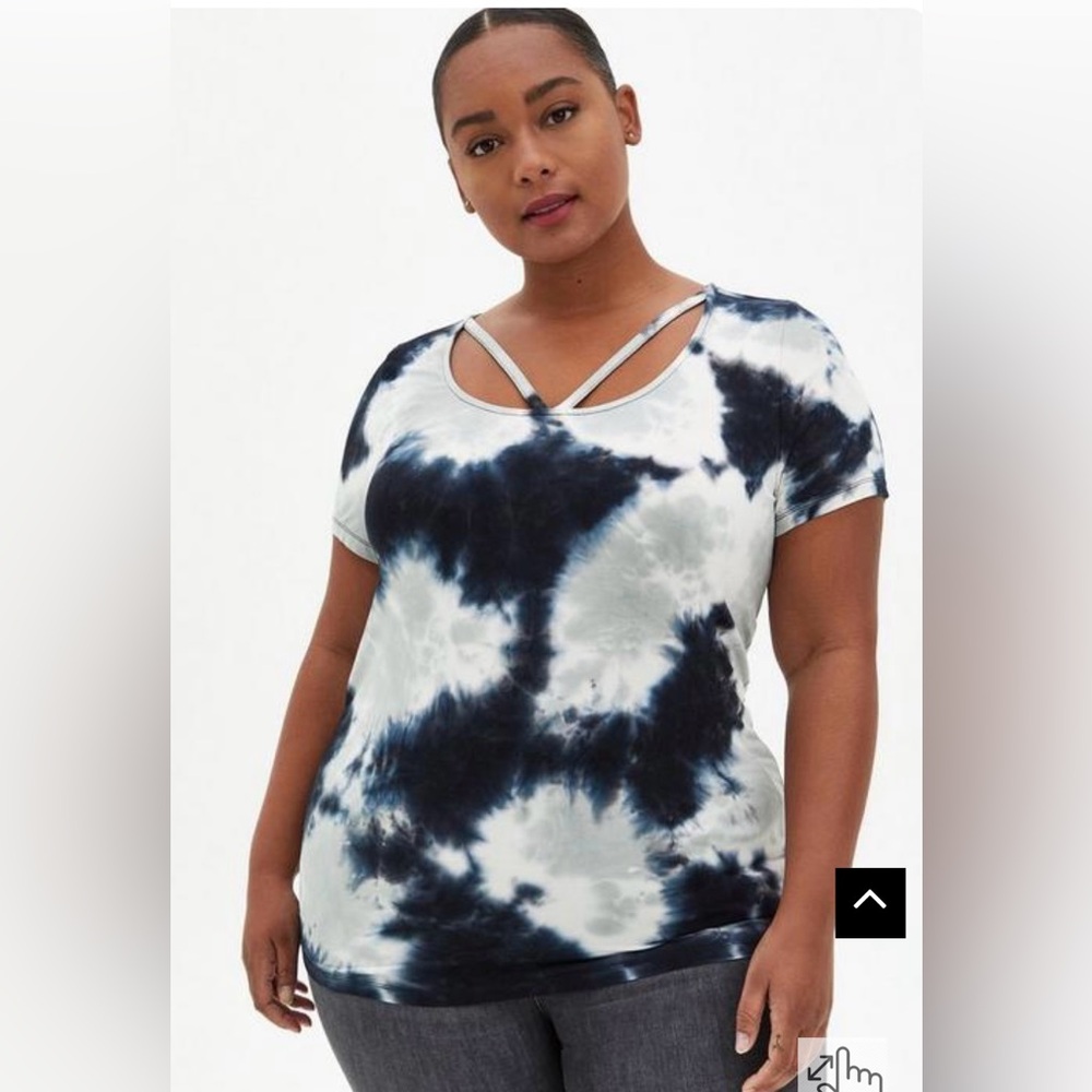 Torrid Super Soft Tie Dye Strappy Neck Tee.  Size 2 (18/20)